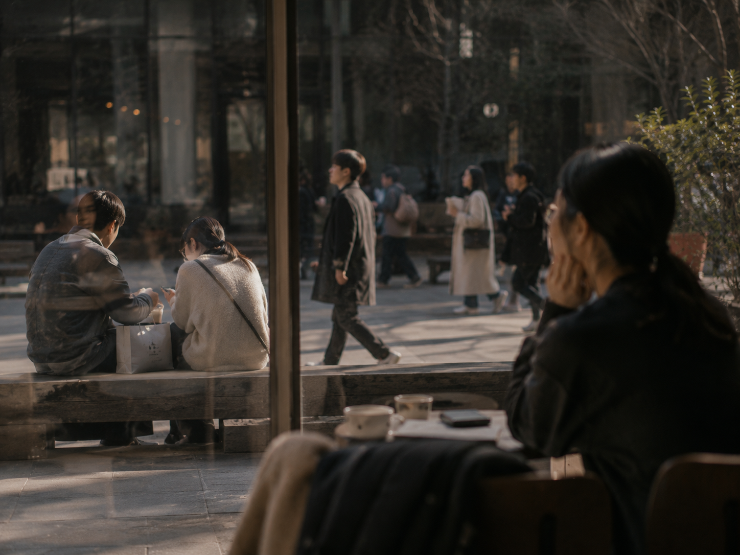 일상 공간에서 자연스럽게 이어지는 사람들의 상호작용